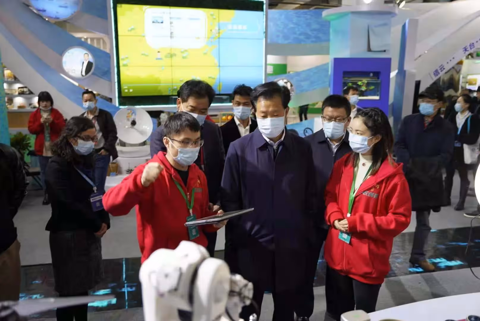 全国人大华侨委员会委员王辉忠、农业农村厅厅长王通林、副厅长唐冬寿莅临指导云合 